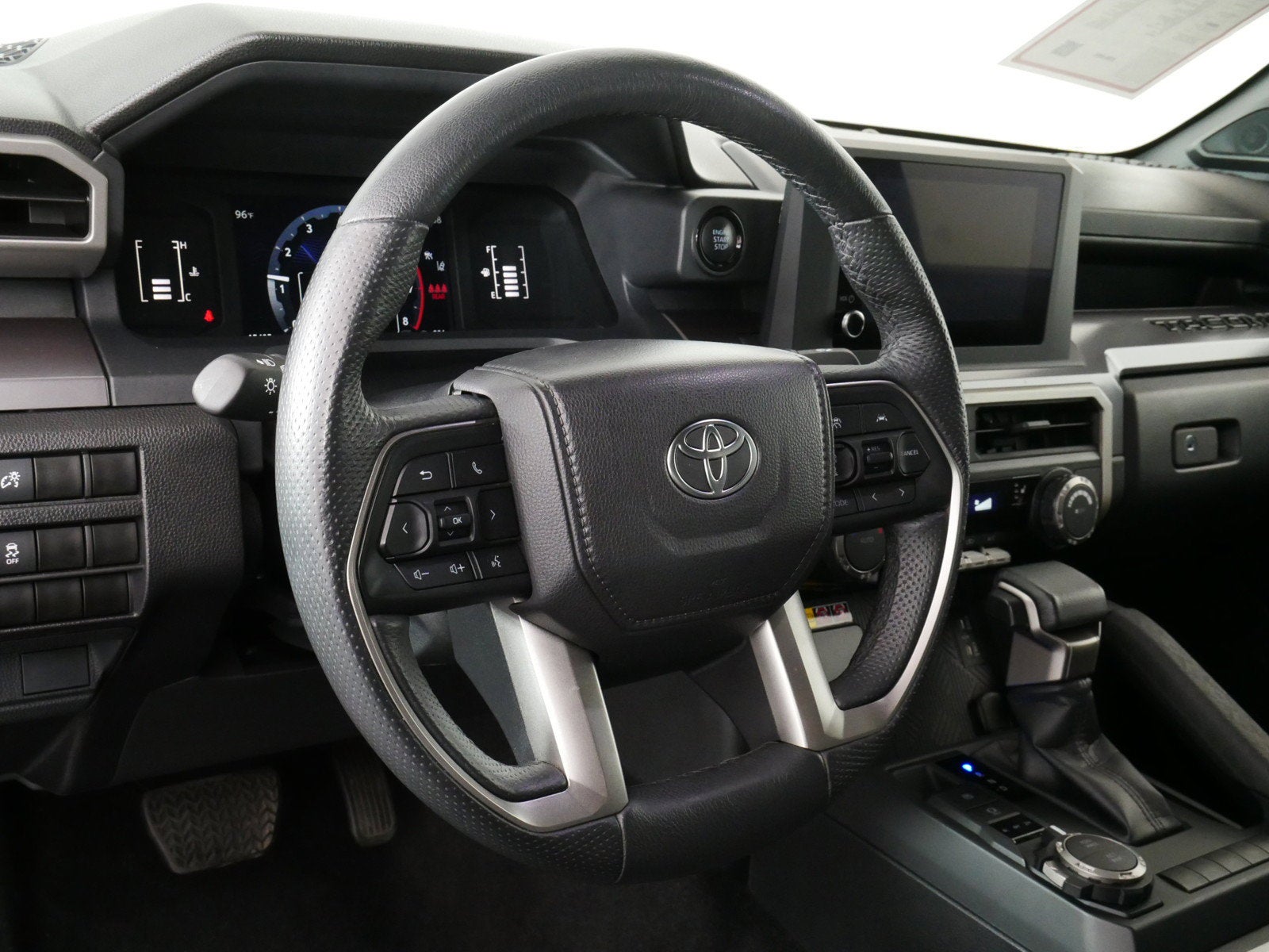 2025 Toyota Tacoma SR5 4WD *1-OWNER*