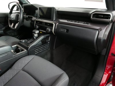 2025 Toyota Tacoma SR5 4WD *1-OWNER*