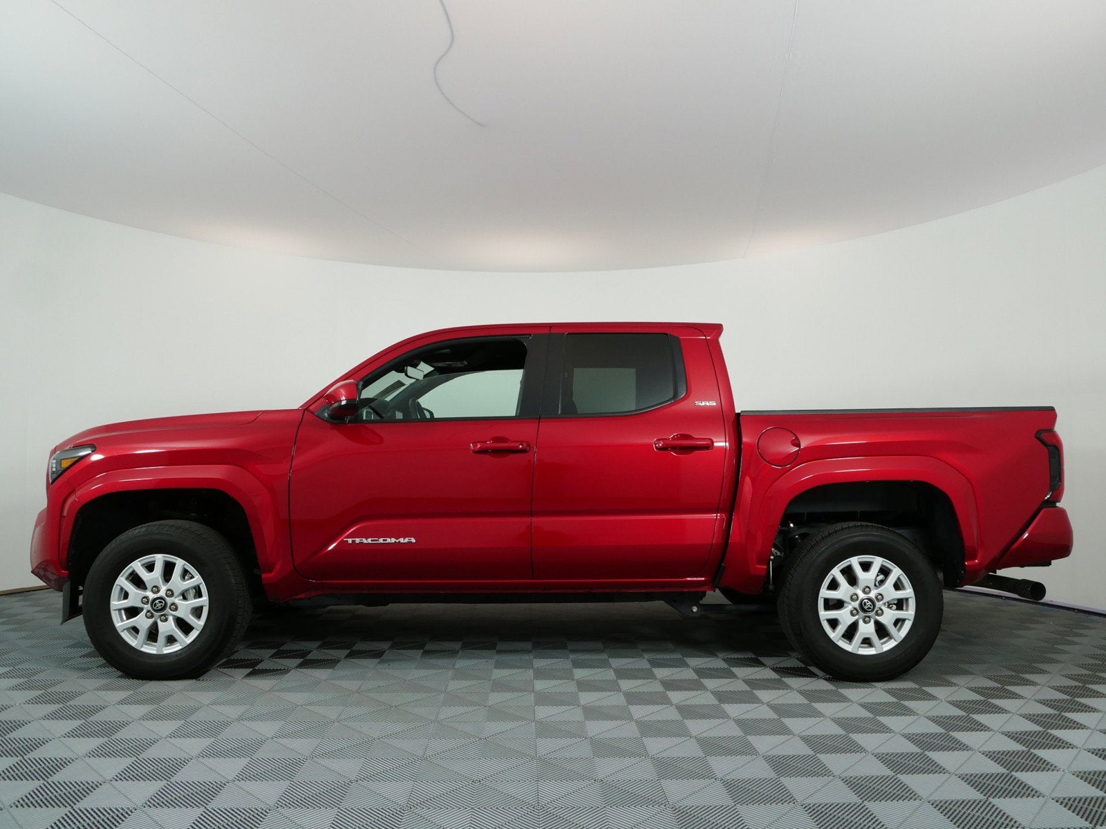 2025 Toyota Tacoma SR5 4WD *1-OWNER*