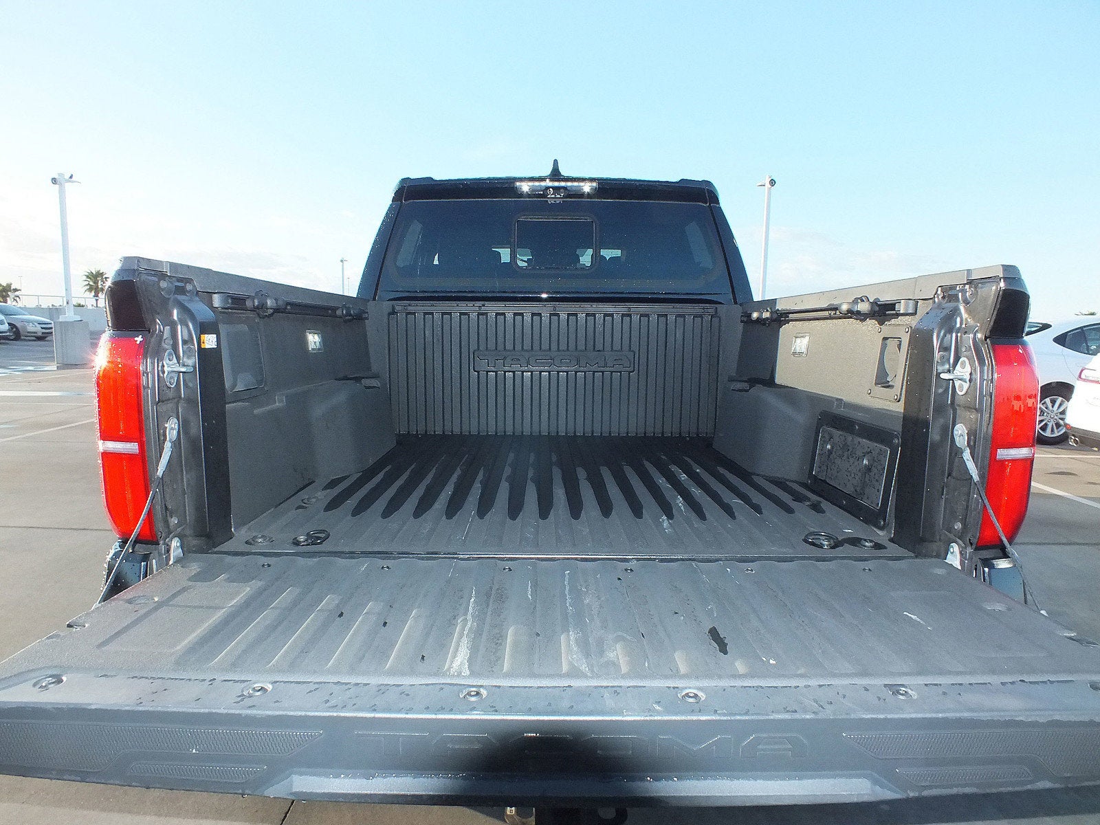 2025 Toyota Tacoma TRD Off Road Hybrid AWD *1-OWNER! UNDER 10K MILES!*