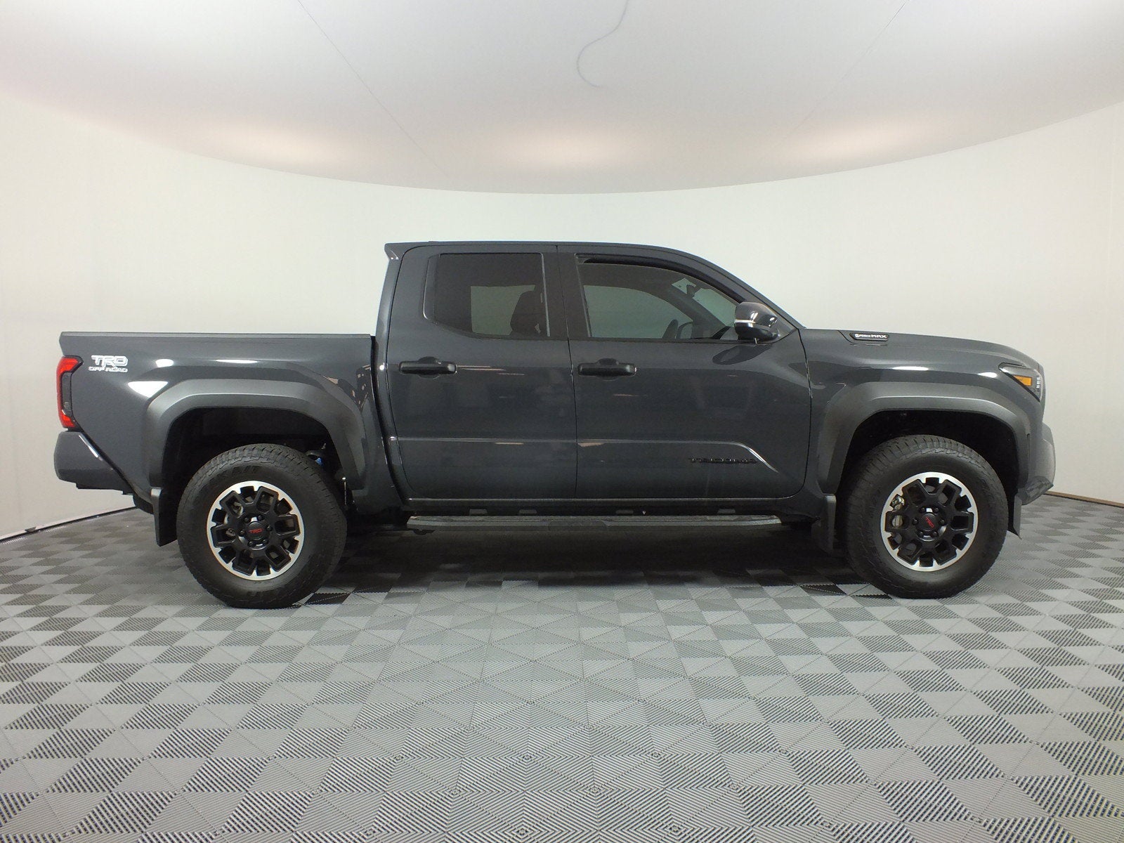 2026 Toyota Tacoma TRD Off Road Hybrid 4WD *1-OWNER*