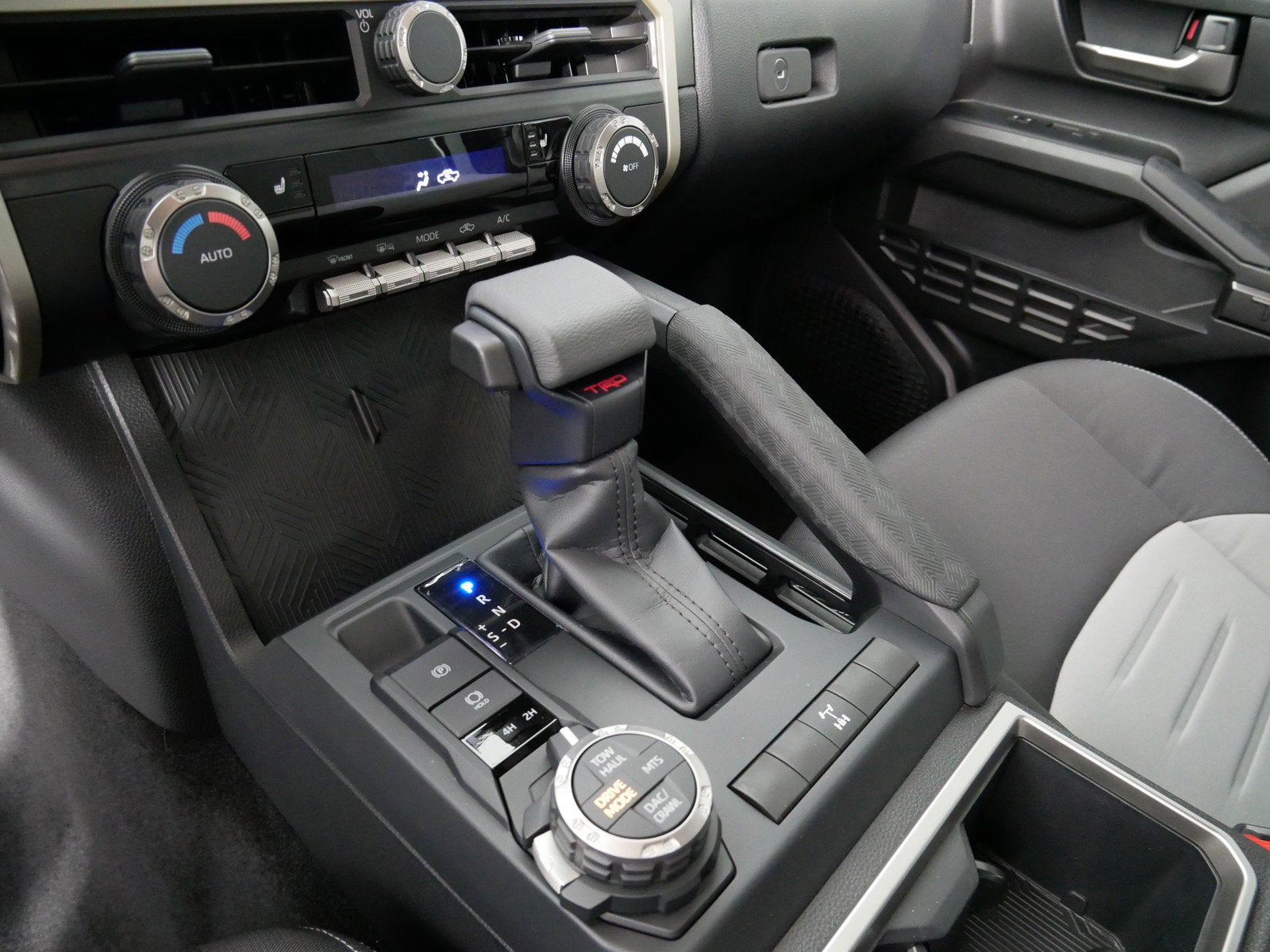 2025 Toyota Tacoma 4WD TRD Off Road Hybrid 4X4 *CLEAN CARFAX, 1 OWNER!*