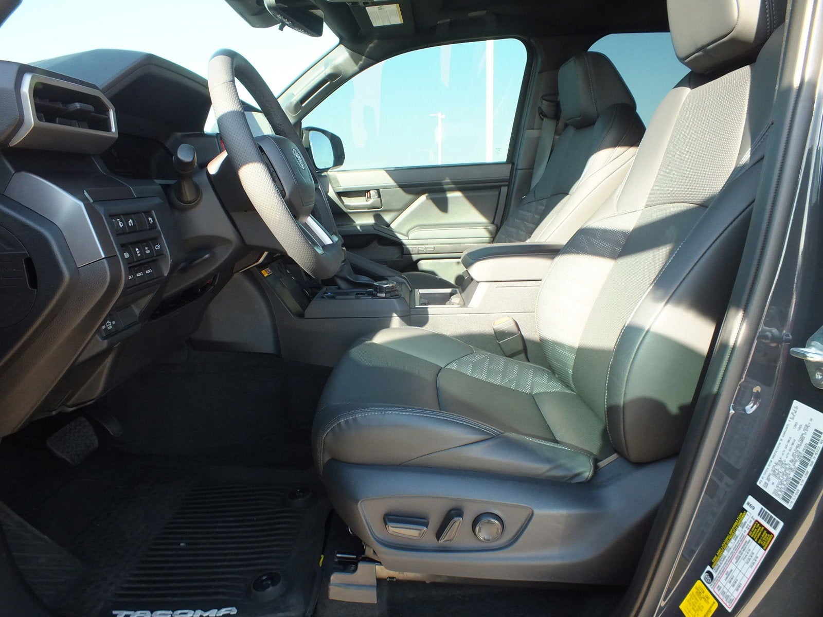 2025 Toyota Tacoma TRD Off Road Hybrid 4WD *1-OWNER*