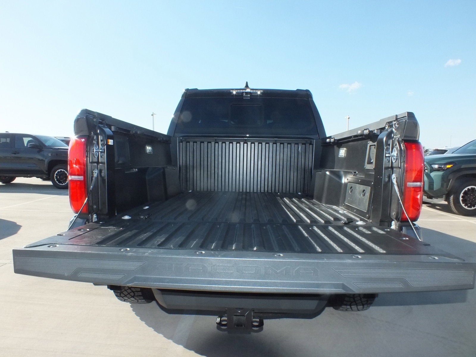 2025 Toyota Tacoma TRD Off Road Hybrid 4WD *1-OWNER*