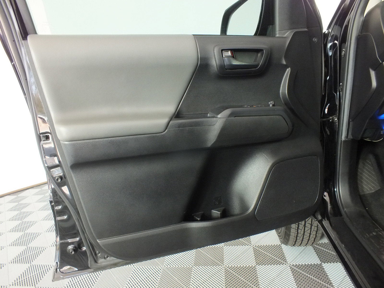 2023 Toyota Tacoma SR 2WD *CLEAN CARFAX!*