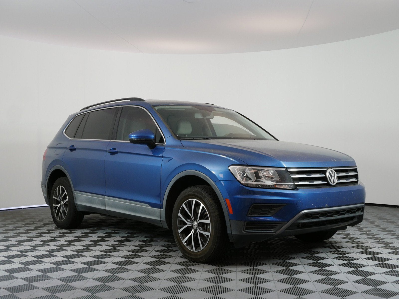 2019 Volkswagen Tiguan SEL *1-OWNER! CLEAN CARFAX!*