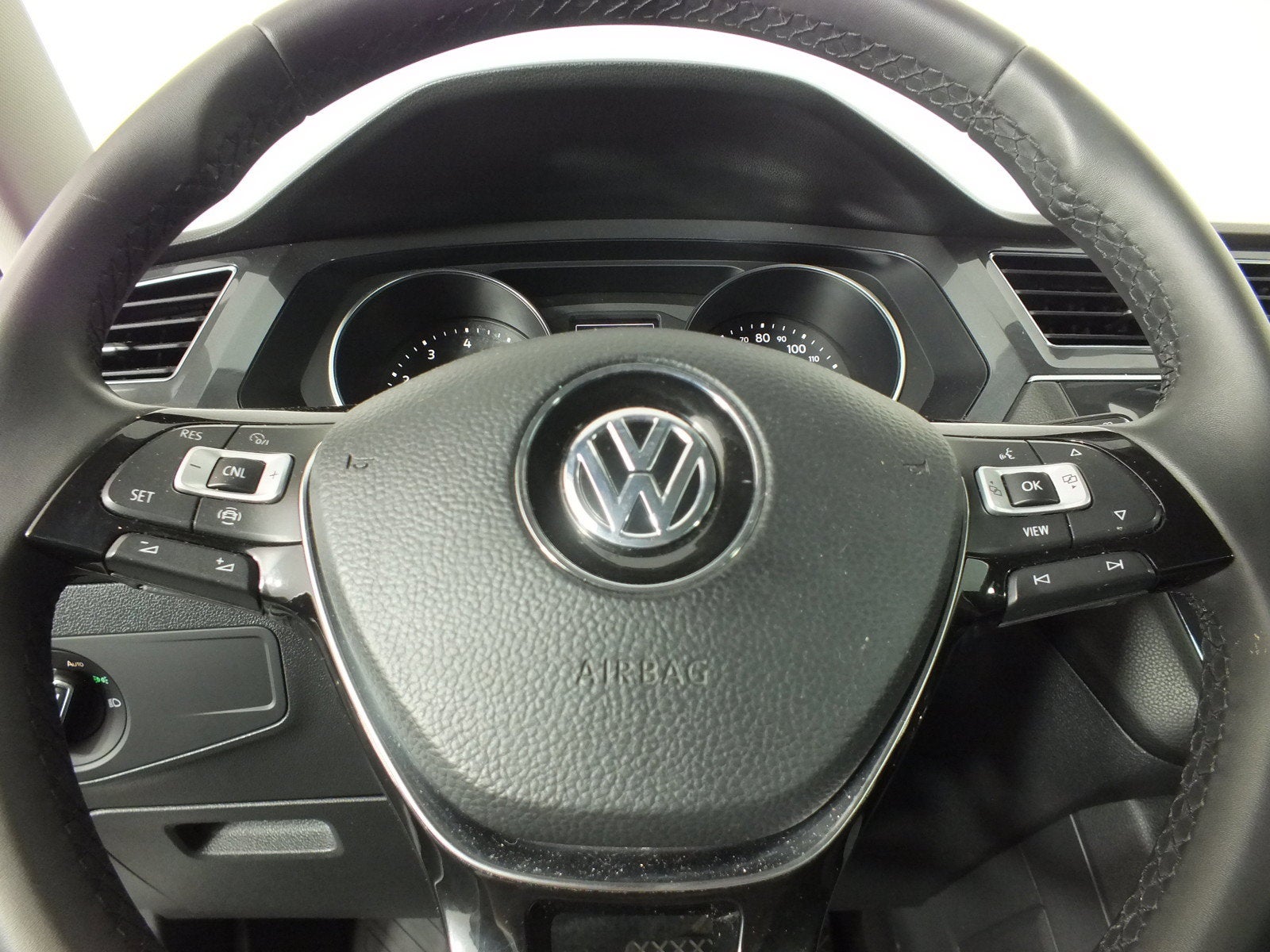 2020 Volkswagen Tiguan SE *CLEAN CARFAX!*