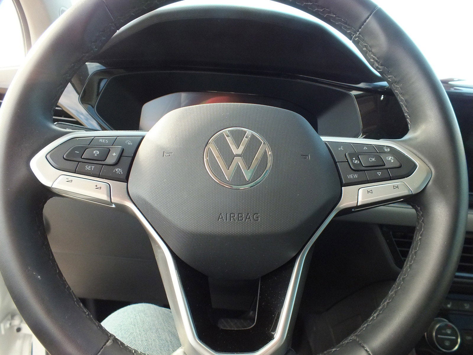 2024 Volkswagen Taos SE Black *1-OWNER*