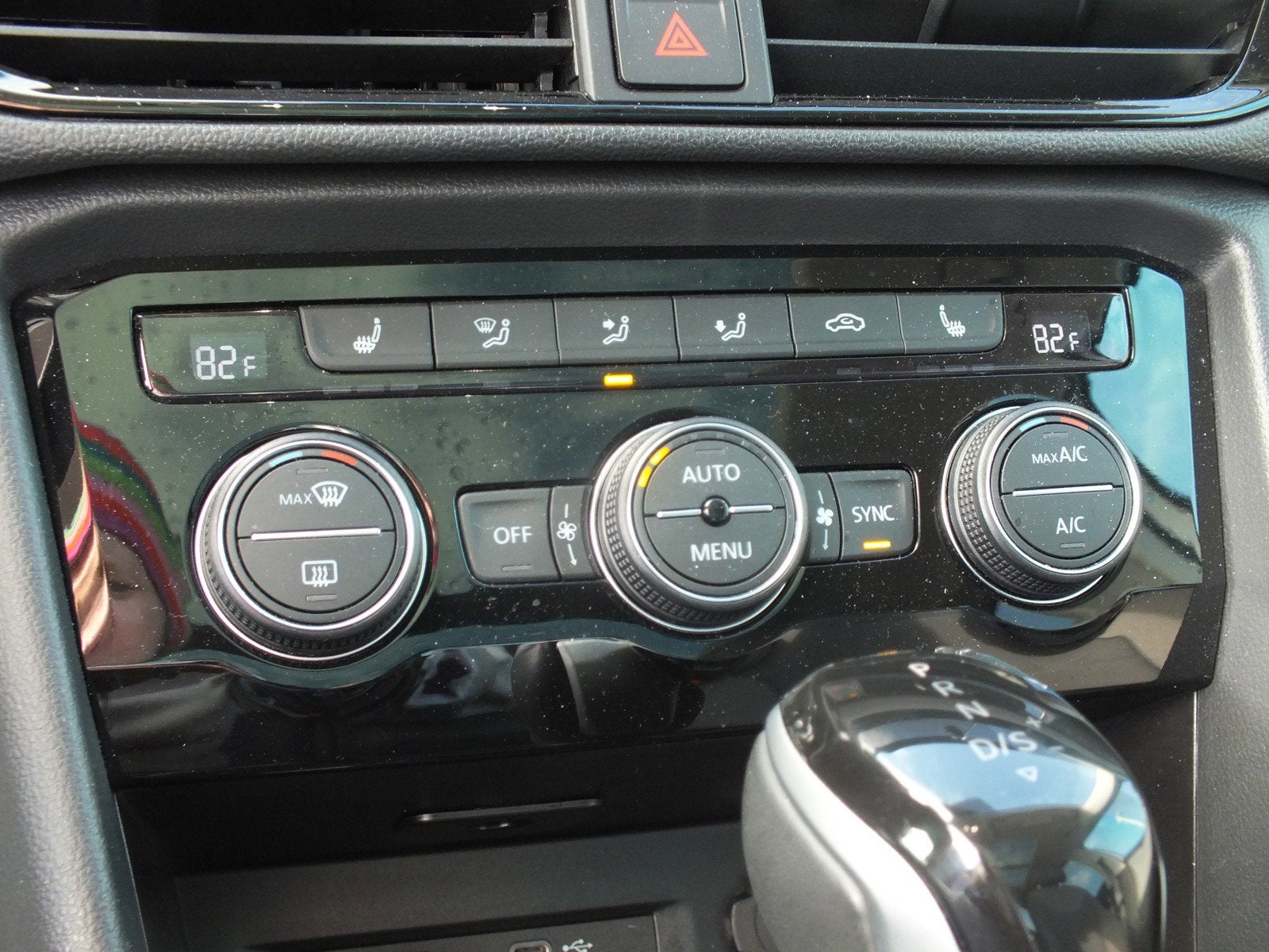 2024 Volkswagen Taos SE Black *1-OWNER*