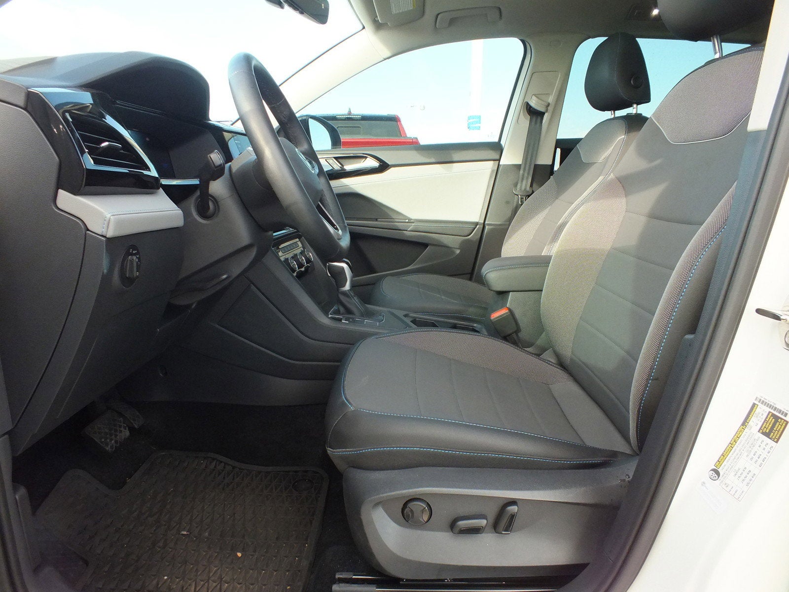 2024 Volkswagen Taos SE Black *1-OWNER*