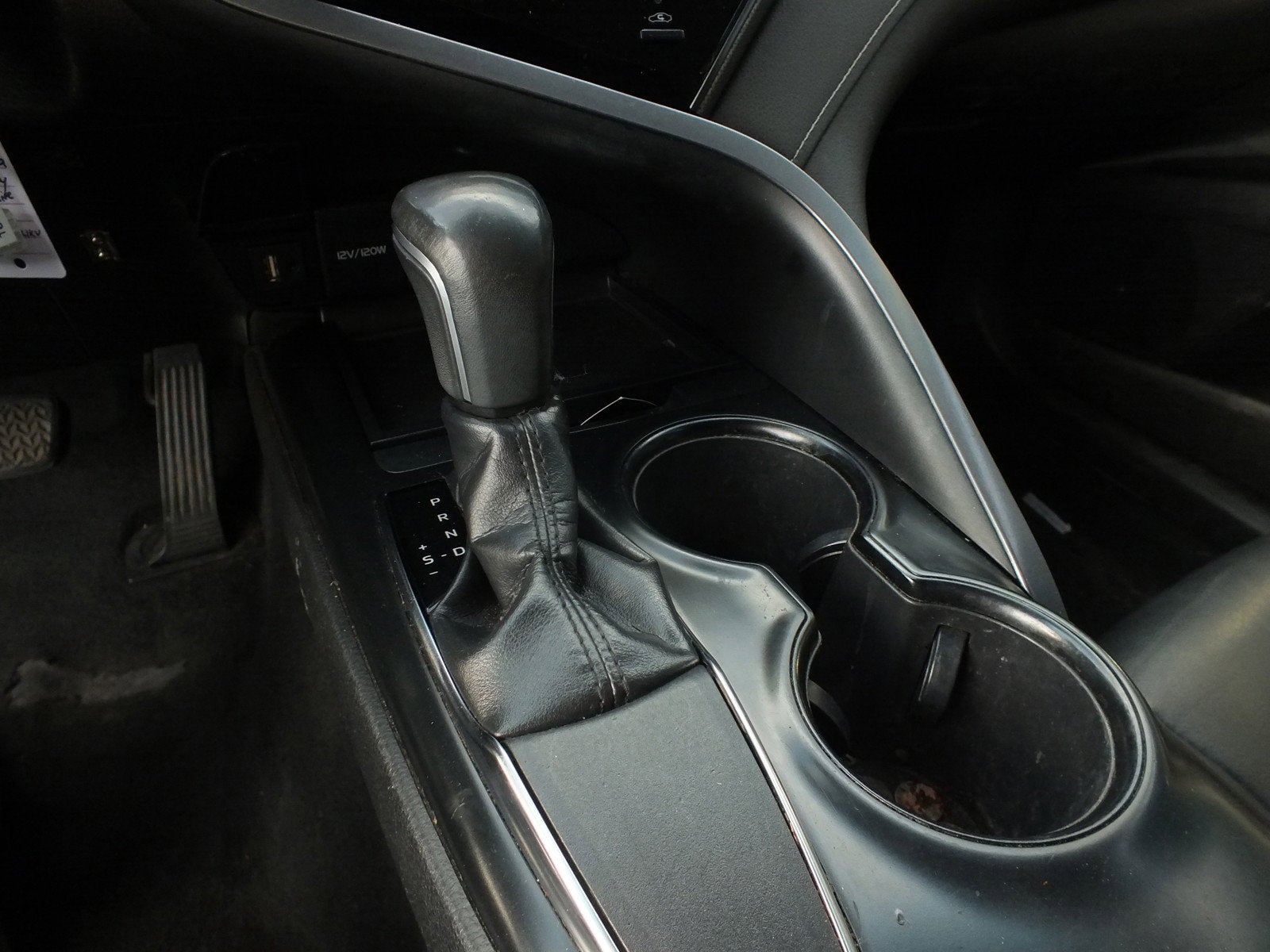 2019 Toyota Camry SE *RELIABLE DAILY DRIVER!*