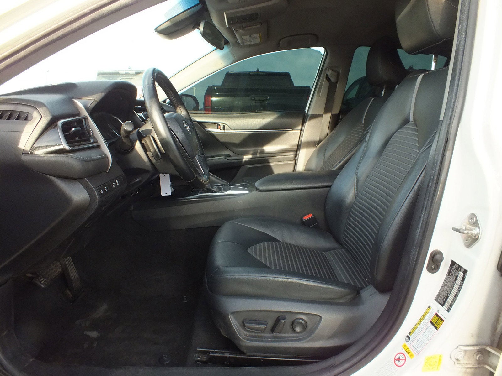 2019 Toyota Camry SE *RELIABLE DAILY DRIVER!*