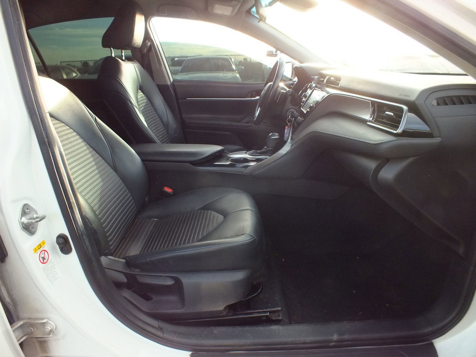 2019 Toyota Camry SE *RELIABLE DAILY DRIVER!*