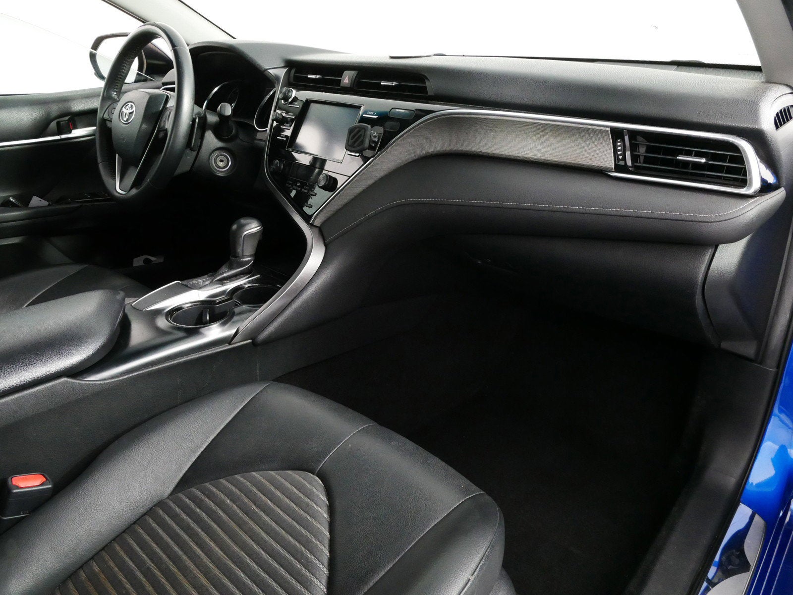 2018 Toyota Camry SE *RELIABLE DAILY DRIVER!*