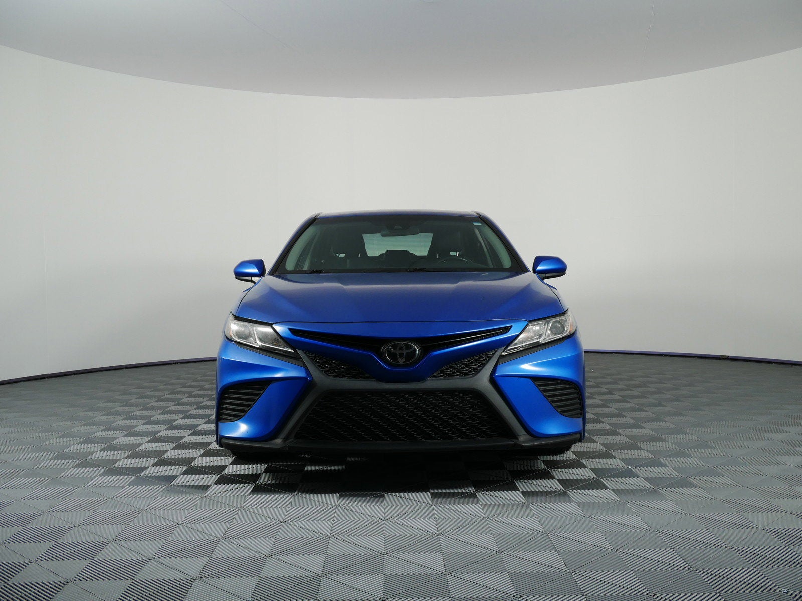 2018 Toyota Camry SE *RELIABLE DAILY DRIVER!*