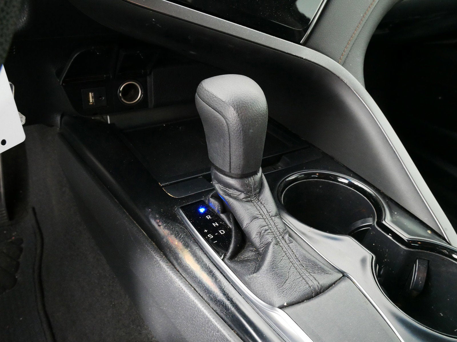 2019 Toyota Camry LE *RELIABLE DAILY DRIVER!*