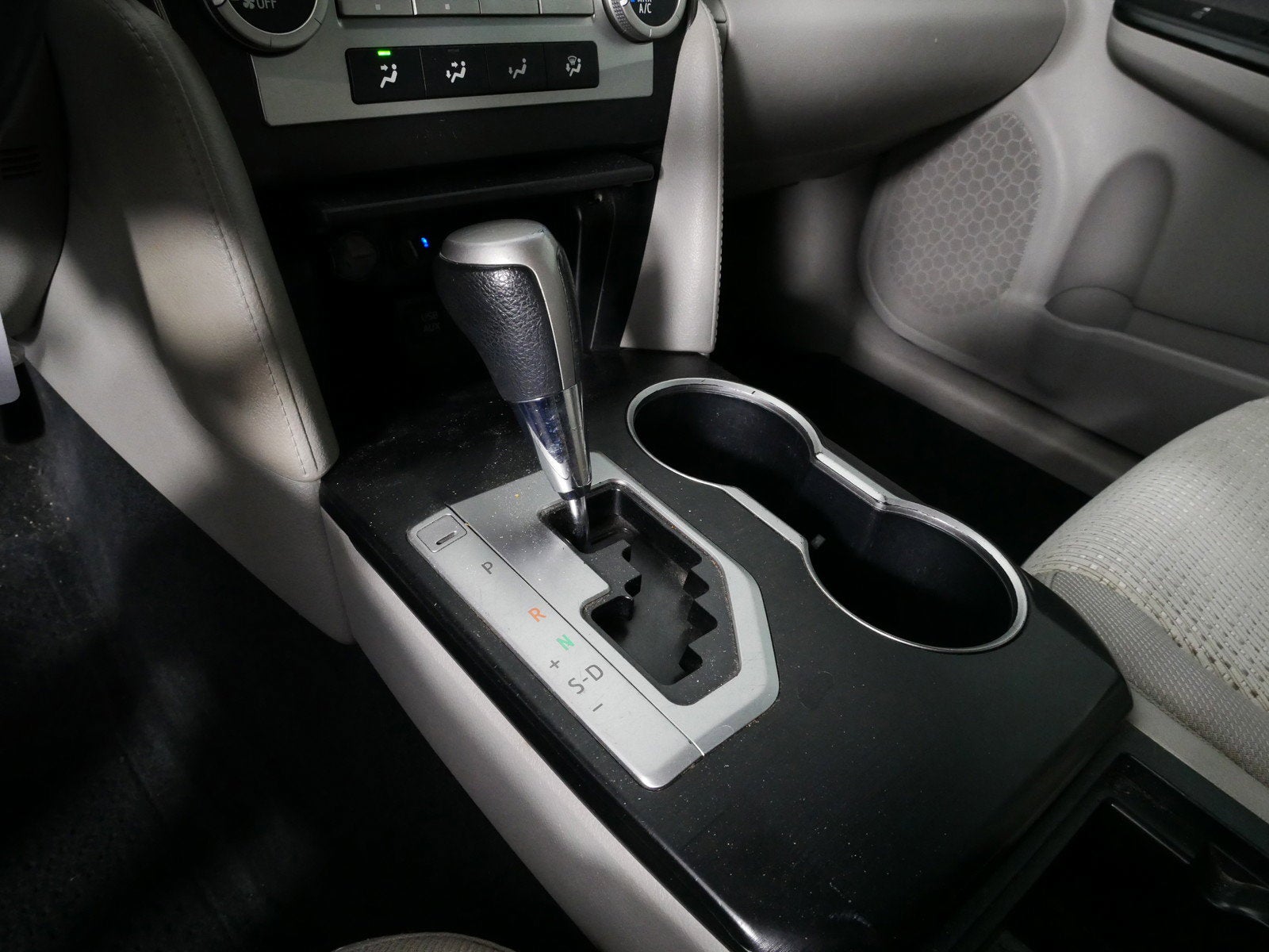 2012 Toyota Camry LE *RELIABLE DAILY DRIVER!*