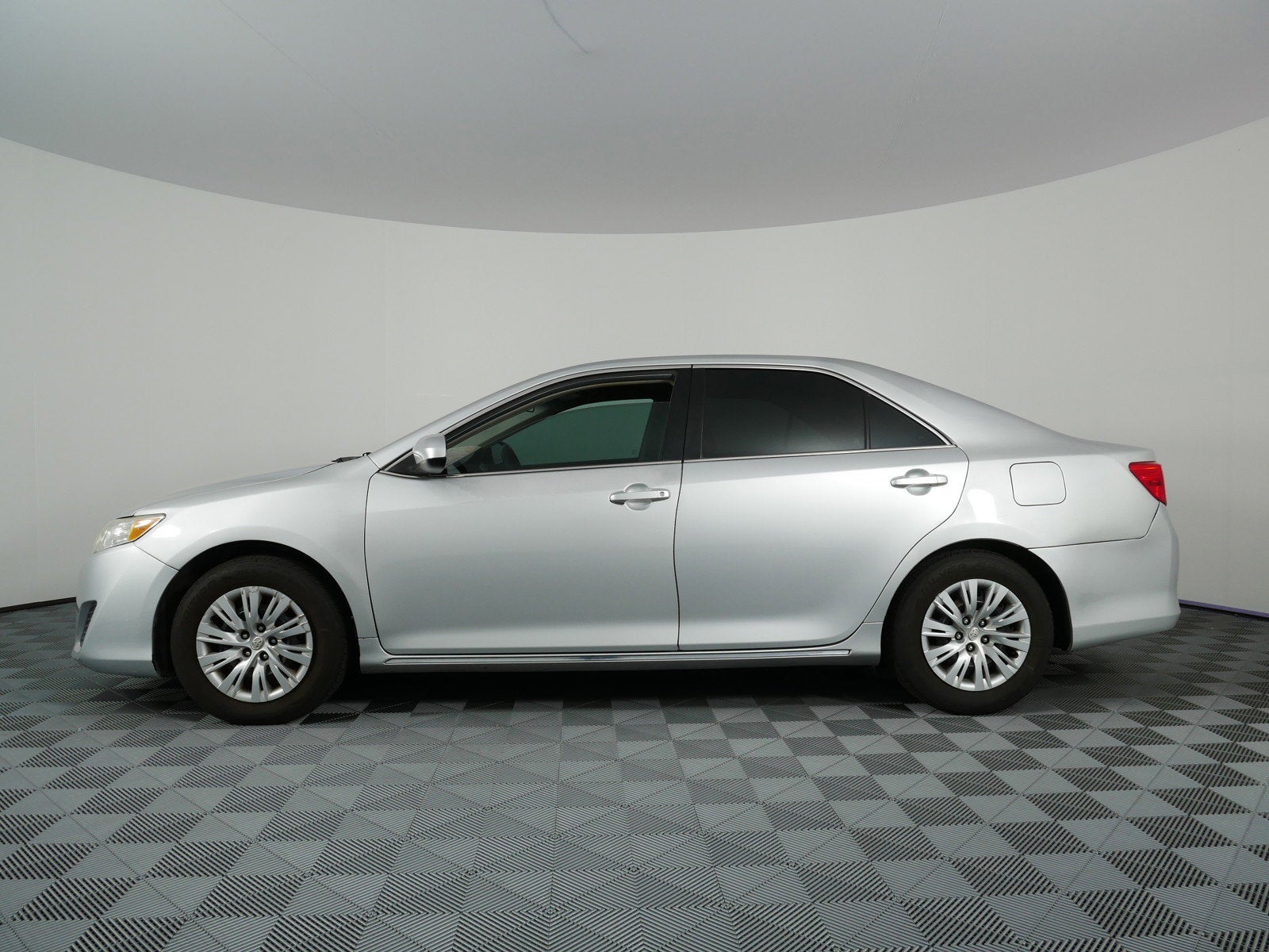 2012 Toyota Camry LE *RELIABLE DAILY DRIVER!*