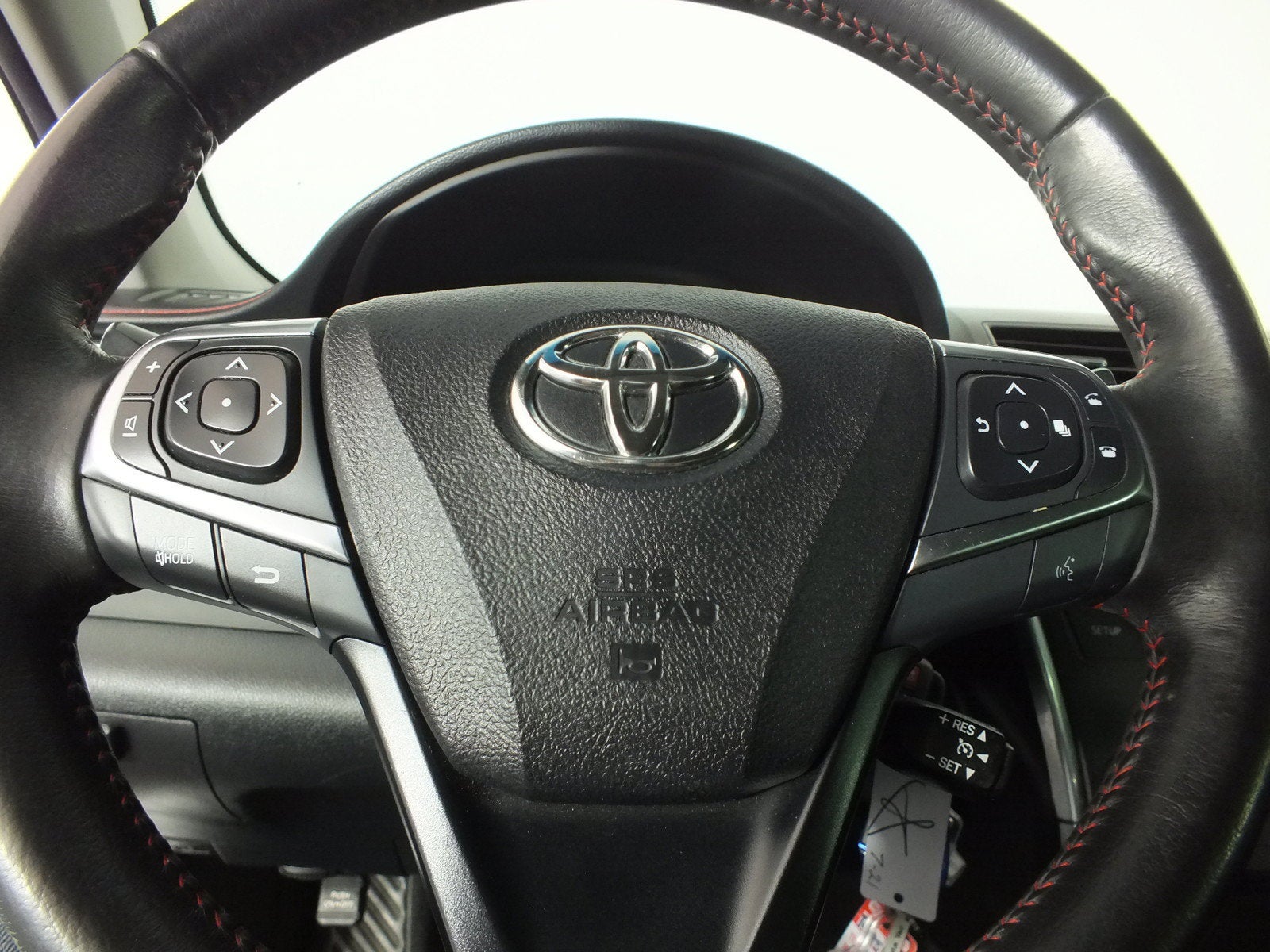 2016 Toyota Camry SE *RELIABLE DAILY DRIVER!*