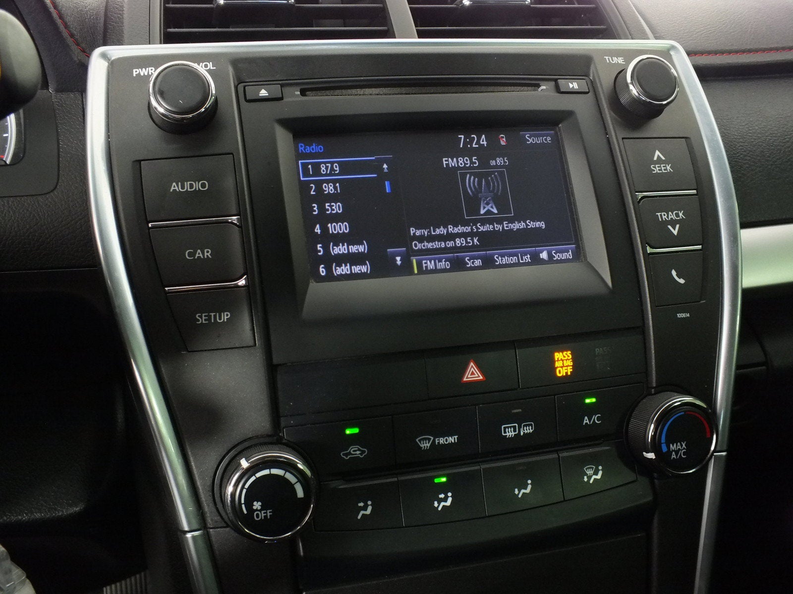 2016 Toyota Camry SE *RELIABLE DAILY DRIVER!*