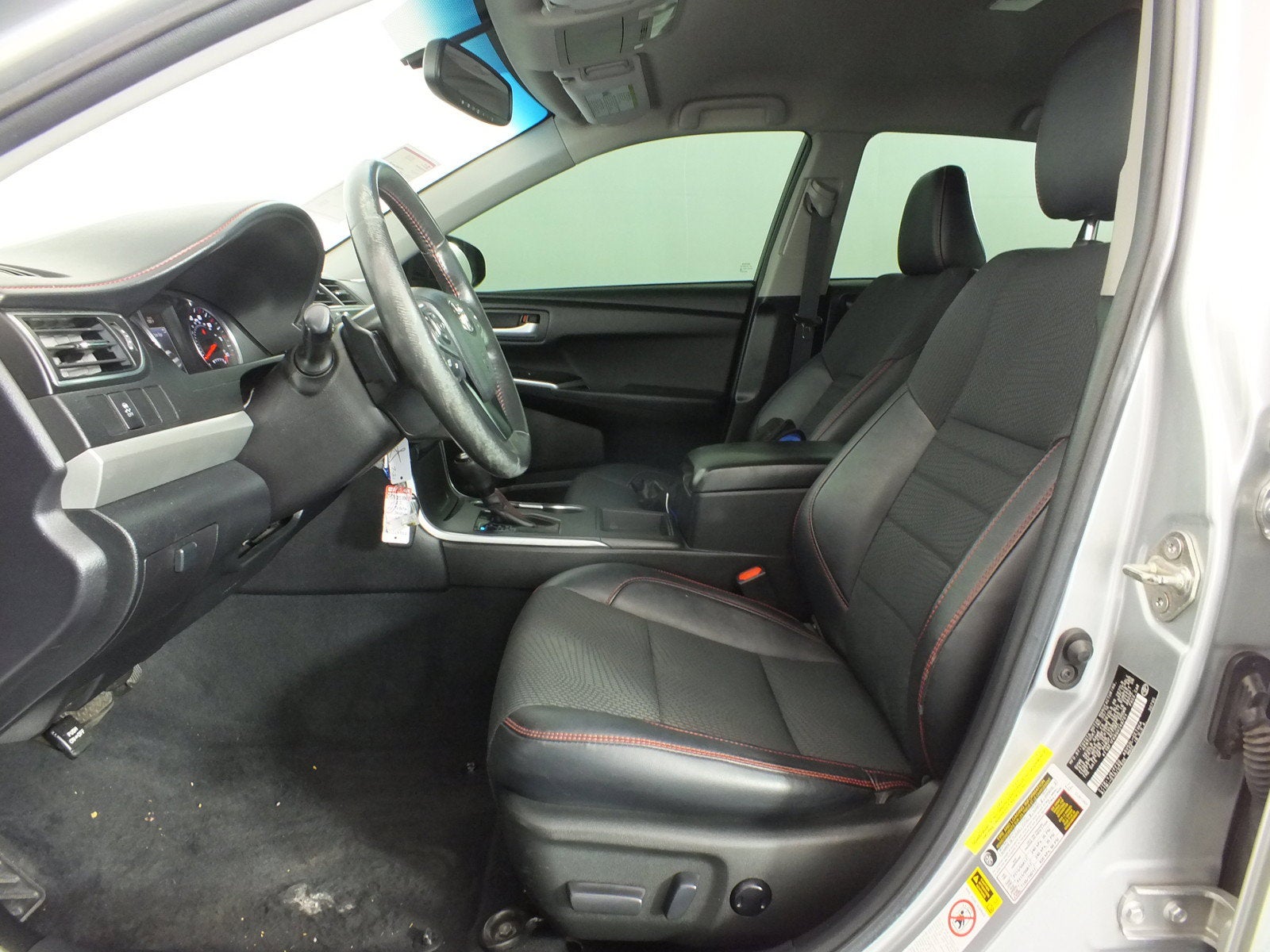 2016 Toyota Camry SE *RELIABLE DAILY DRIVER!*