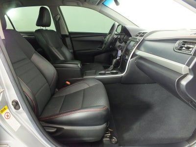 2016 Toyota Camry SE *RELIABLE DAILY DRIVER!*