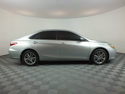 2016 Toyota Camry SE *RELIABLE DAILY DRIVER!*