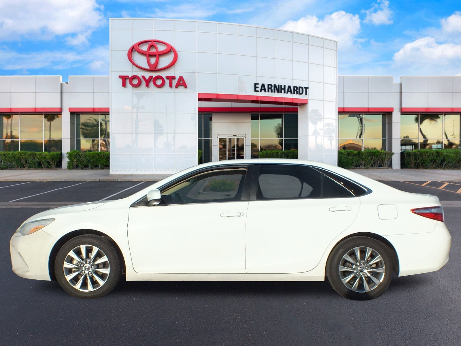 2016 Toyota Camry XLE *RELIABLE DAILY DRIVER*