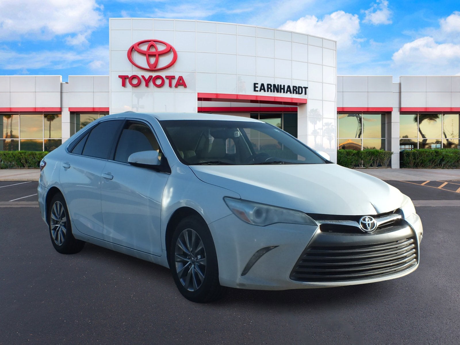 2016 Toyota Camry XLE *RELIABLE DAILY DRIVER*