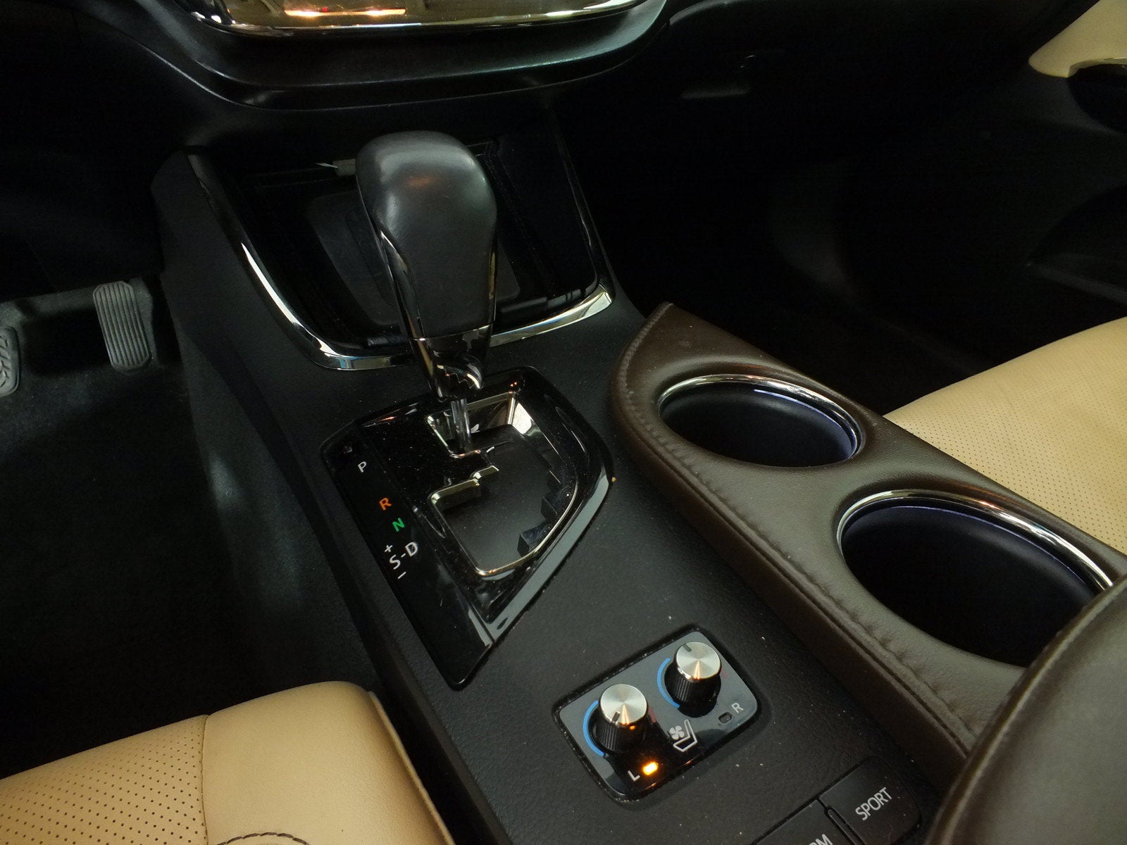2018 Toyota Avalon Limited *WELL MAINTAINED*