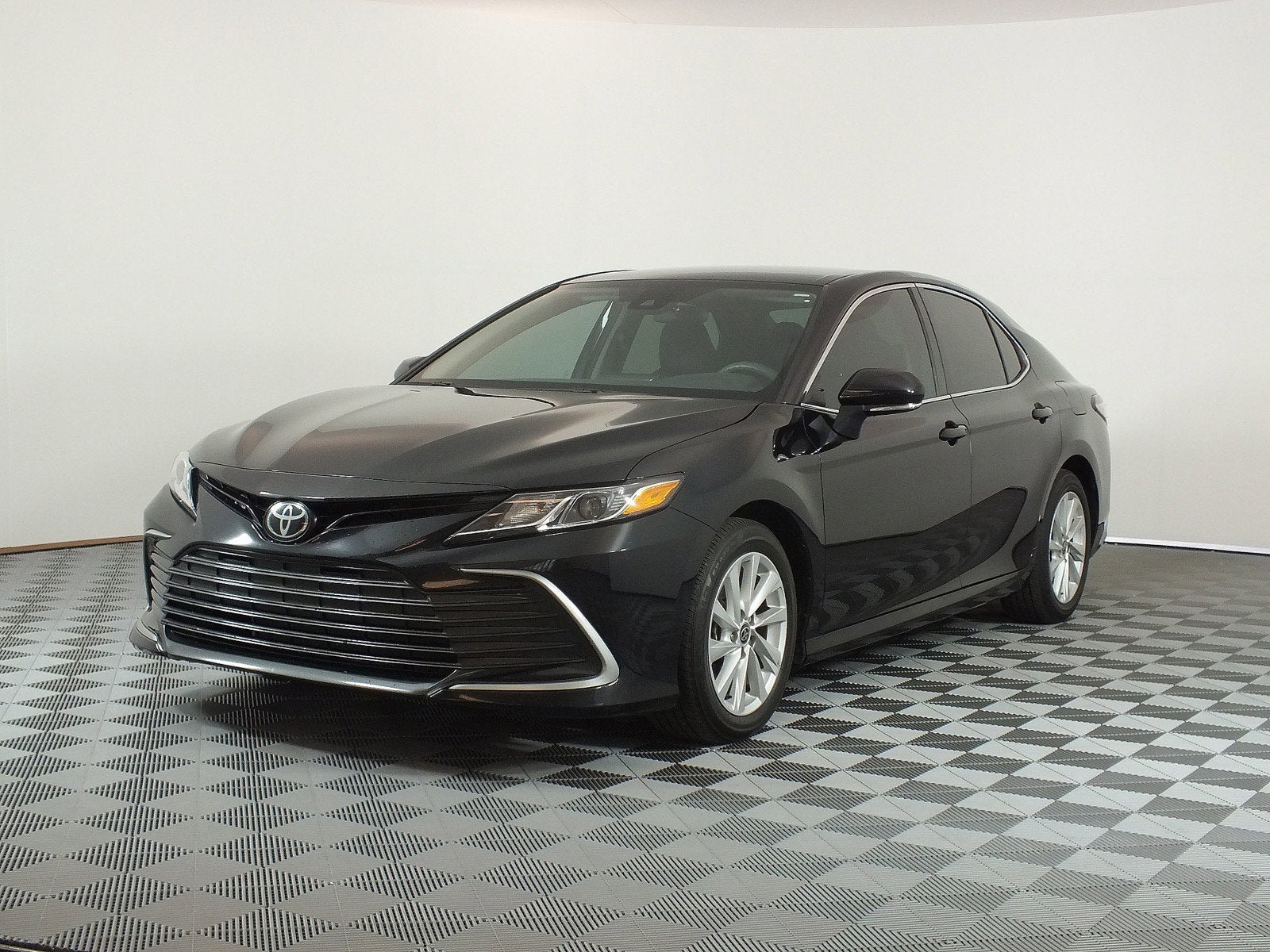 2024 Toyota Camry LE *1-OWNER*