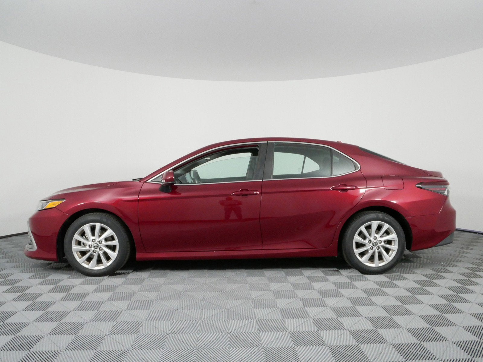 2021 Toyota Camry LE *RELIABLE DAILY DRIVER!*