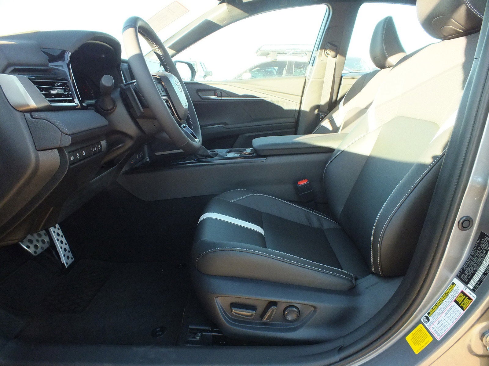 2026 Toyota Camry SE *SUPER LOW MILES! LIKE NEW!*