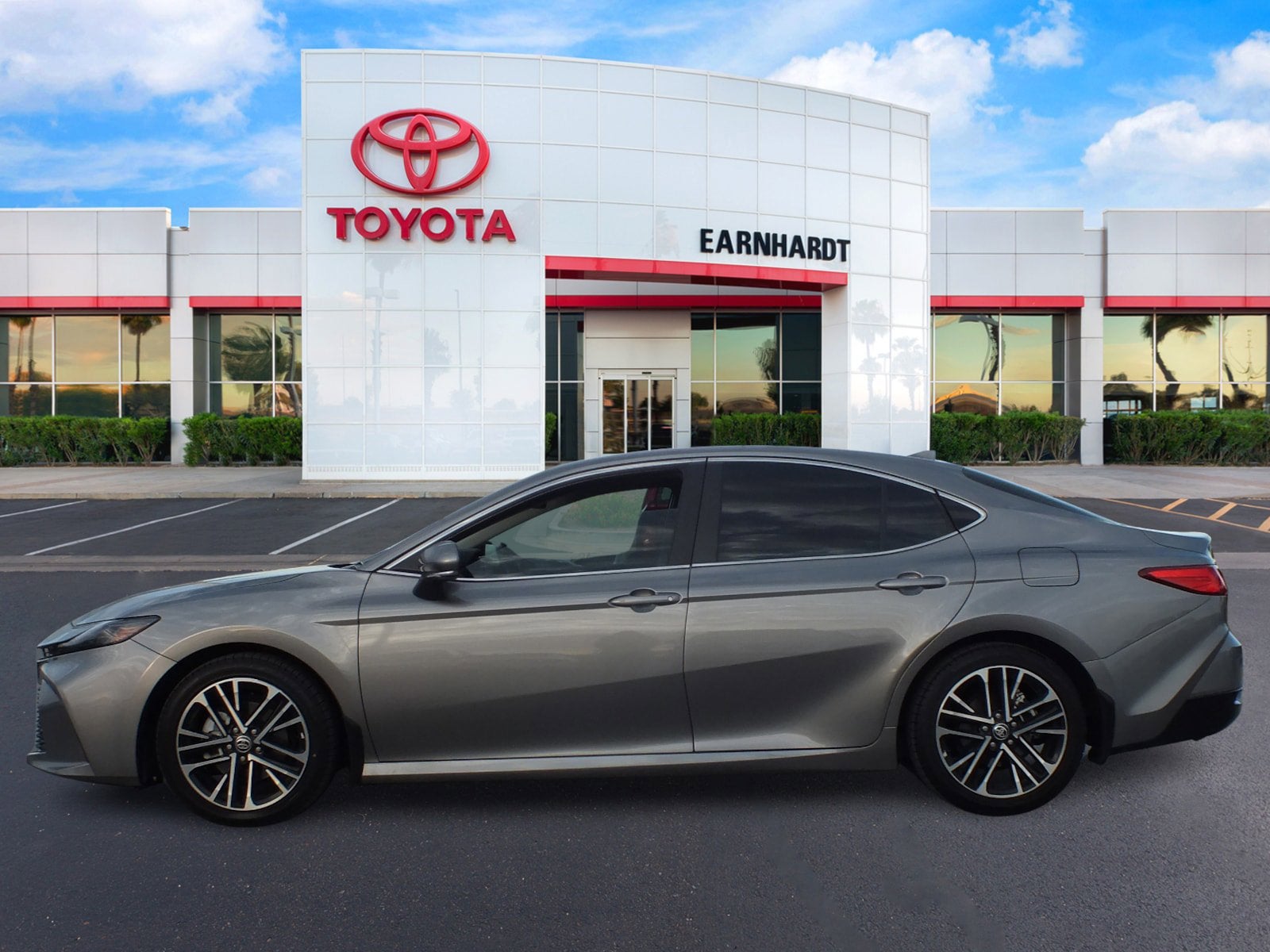 2025 Toyota Camry XLE FWD *1 OWNER, CLEAN CARFAX!*