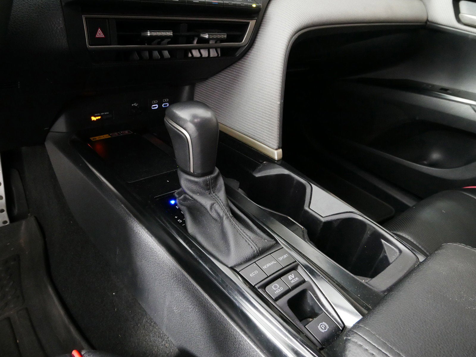 2025 Toyota Camry SE Hybrid *1-OWNER*