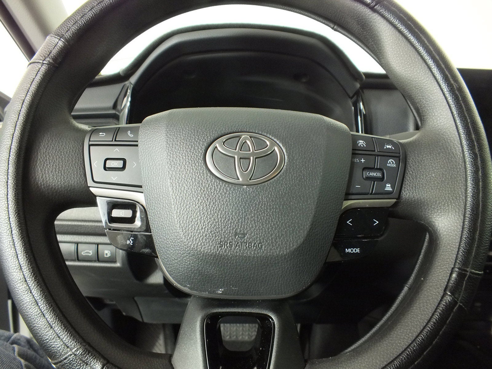 2025 Toyota Camry LE Hybrid *1-OWNER*