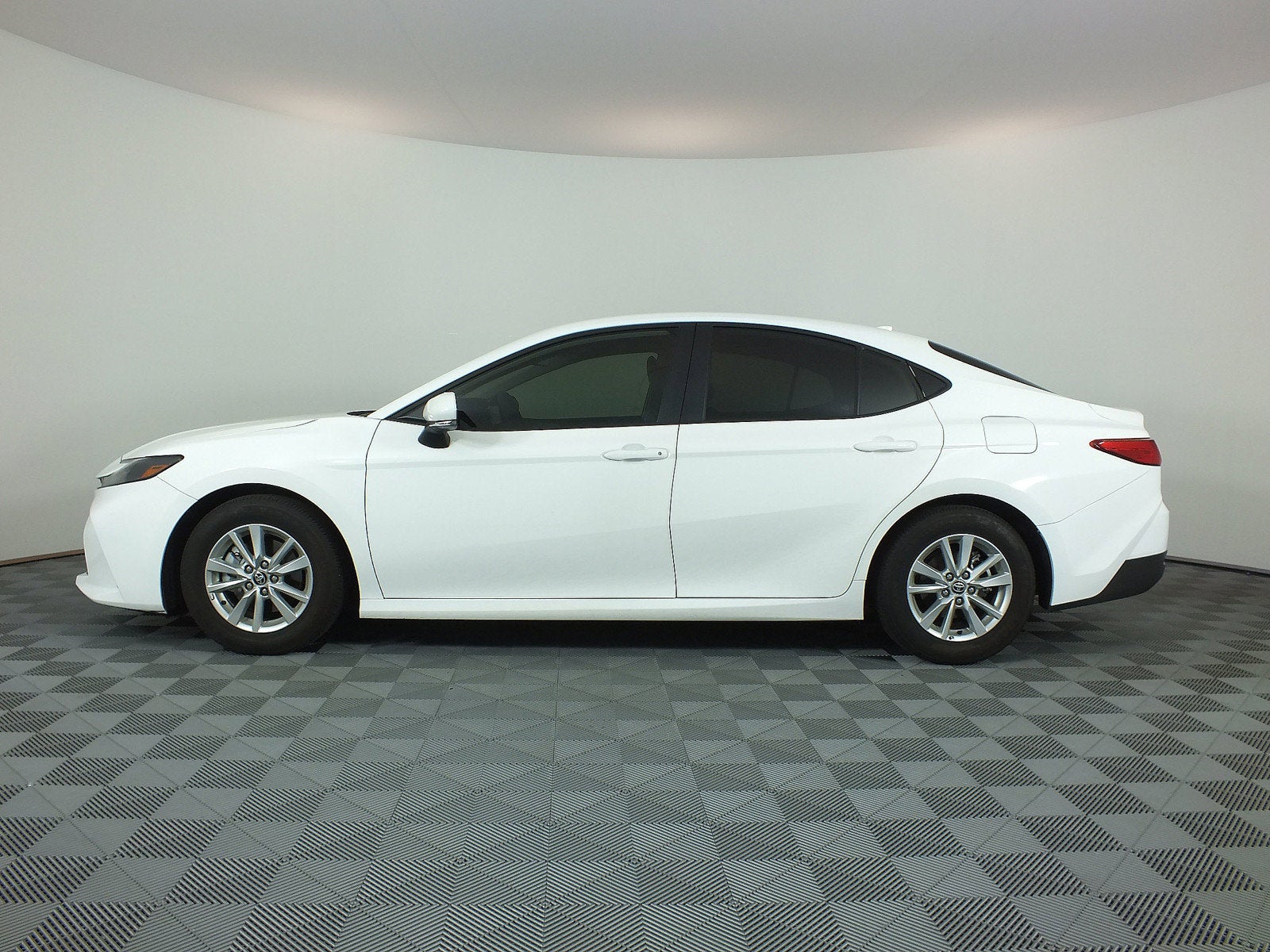 2025 Toyota Camry LE Hybrid *1-OWNER*