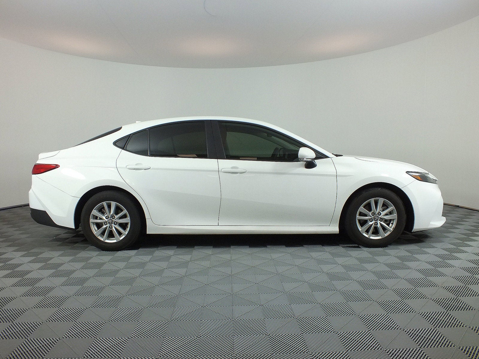 2025 Toyota Camry LE Hybrid *1-OWNER*