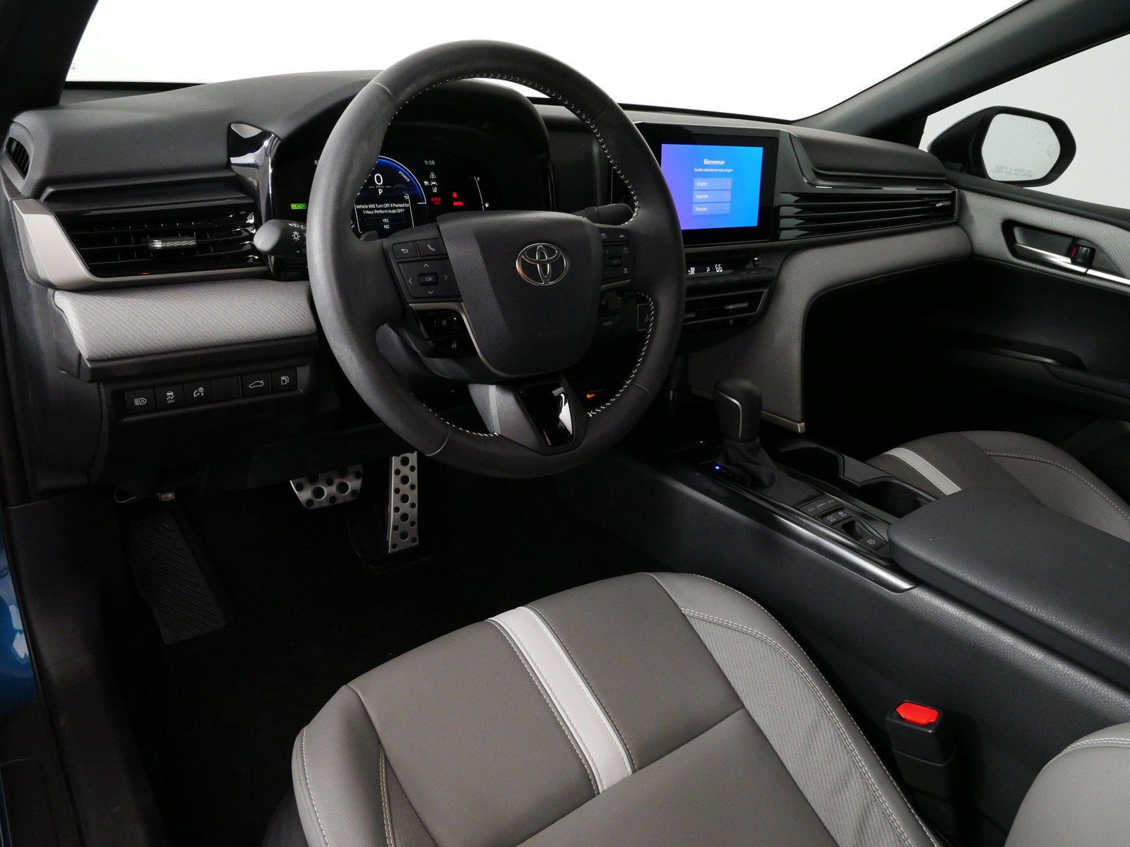 2025 Toyota Camry SE FWD *CLEAN CARFAX!*