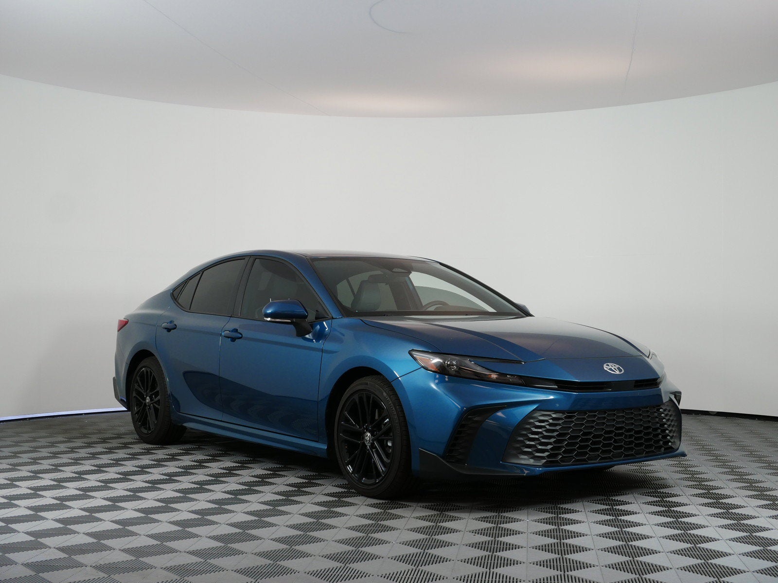 2025 Toyota Camry SE FWD *CLEAN CARFAX!*