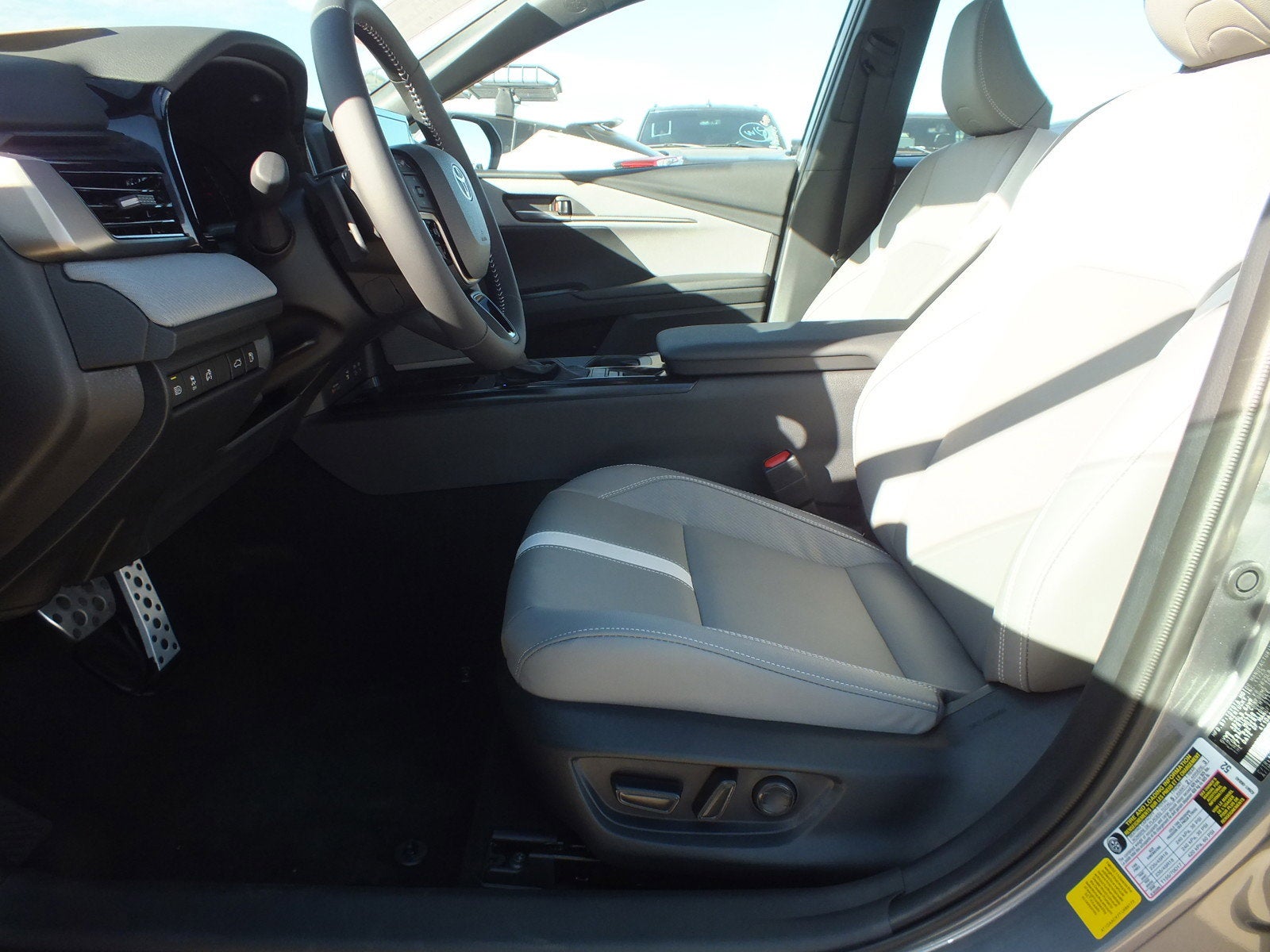 2026 Toyota Camry SE FWD *LIKE NEW!*