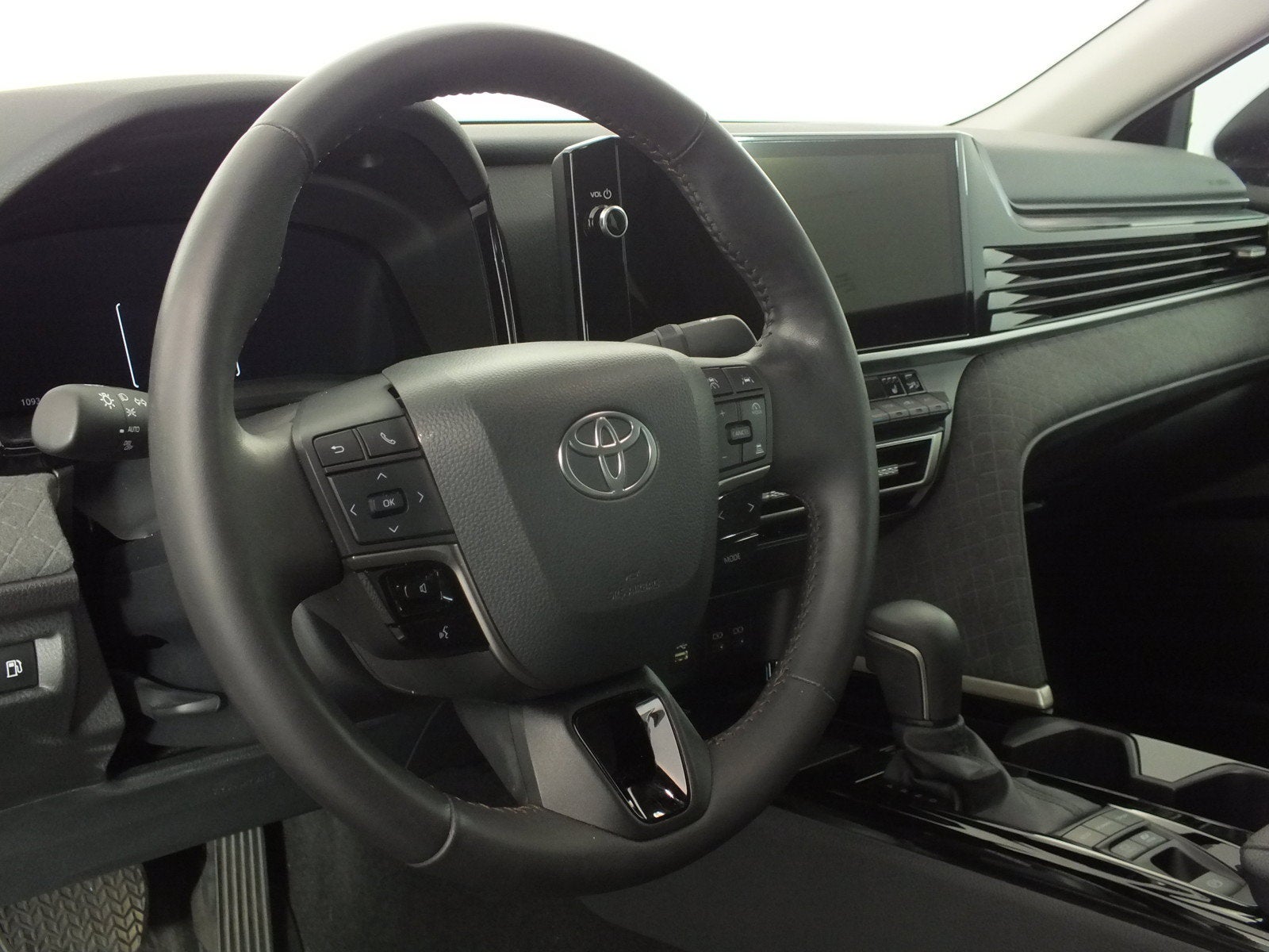 2025 Toyota Camry XLE Hybrid *1-OWNER*