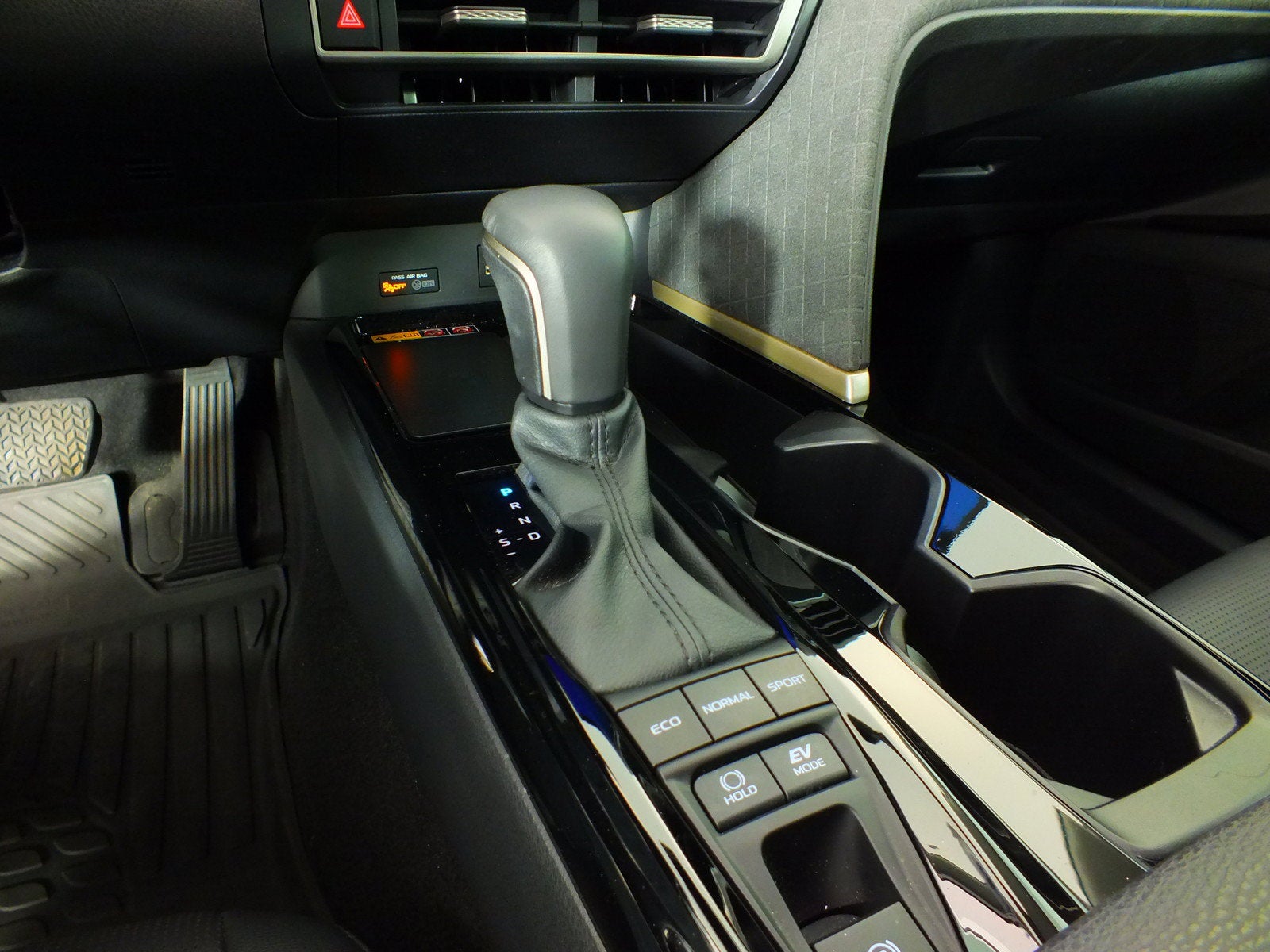 2025 Toyota Camry XLE Hybrid *1-OWNER*