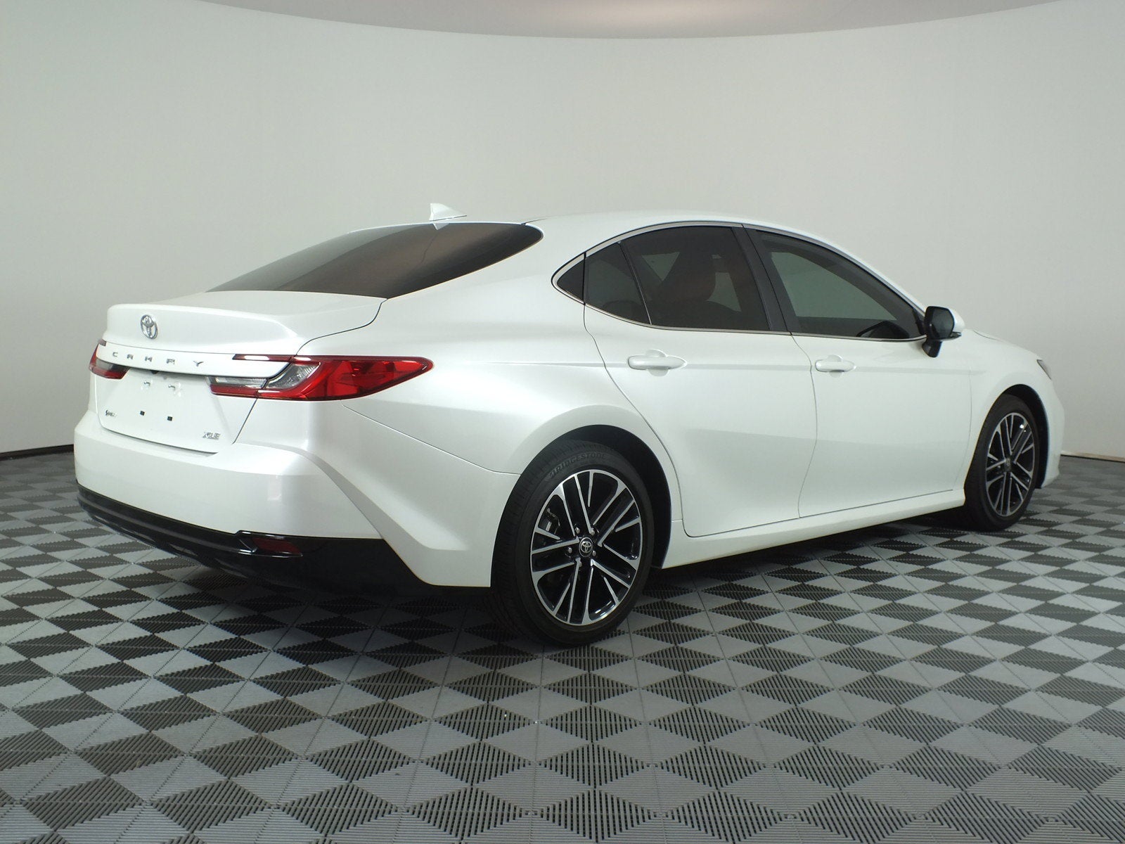 2025 Toyota Camry XLE Hybrid *1-OWNER*