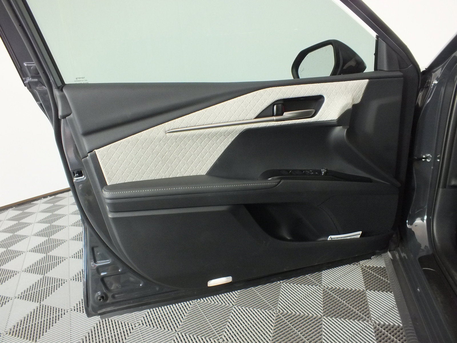 2025 Toyota Camry XLE *1-OWNER! UNDER 10K MILES!*