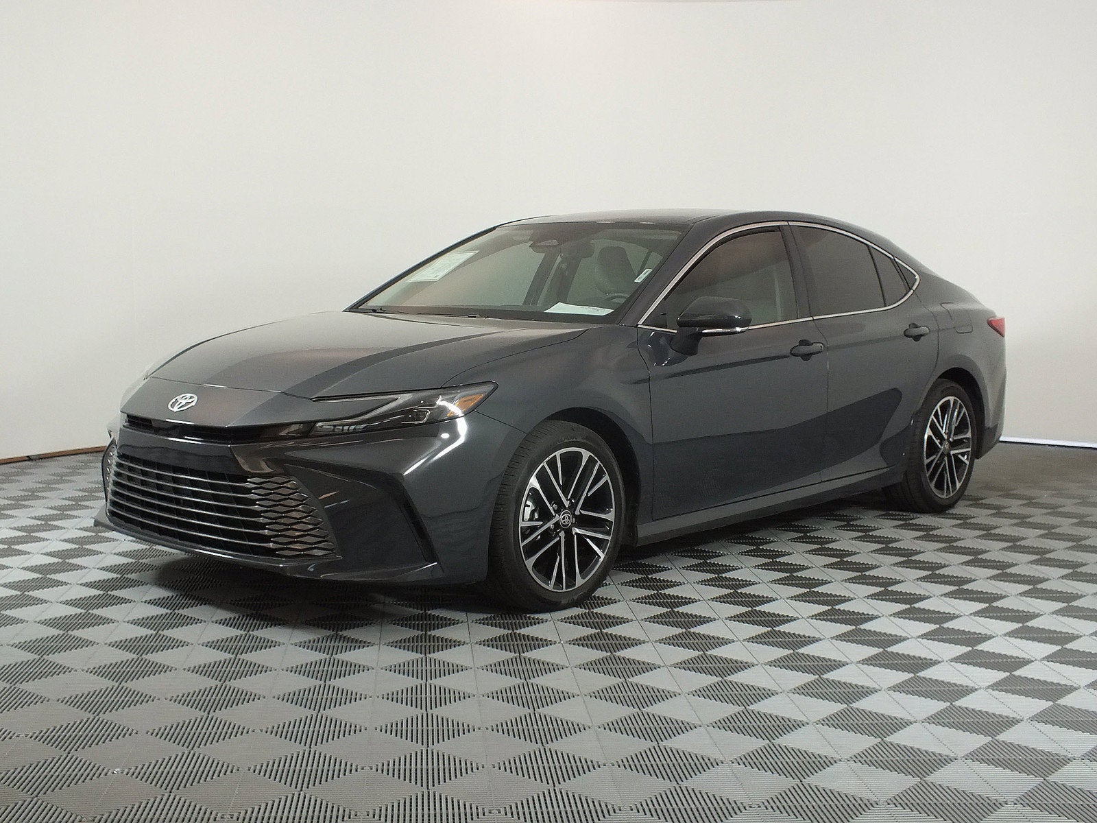 2025 Toyota Camry XLE *1-OWNER! UNDER 10K MILES!*