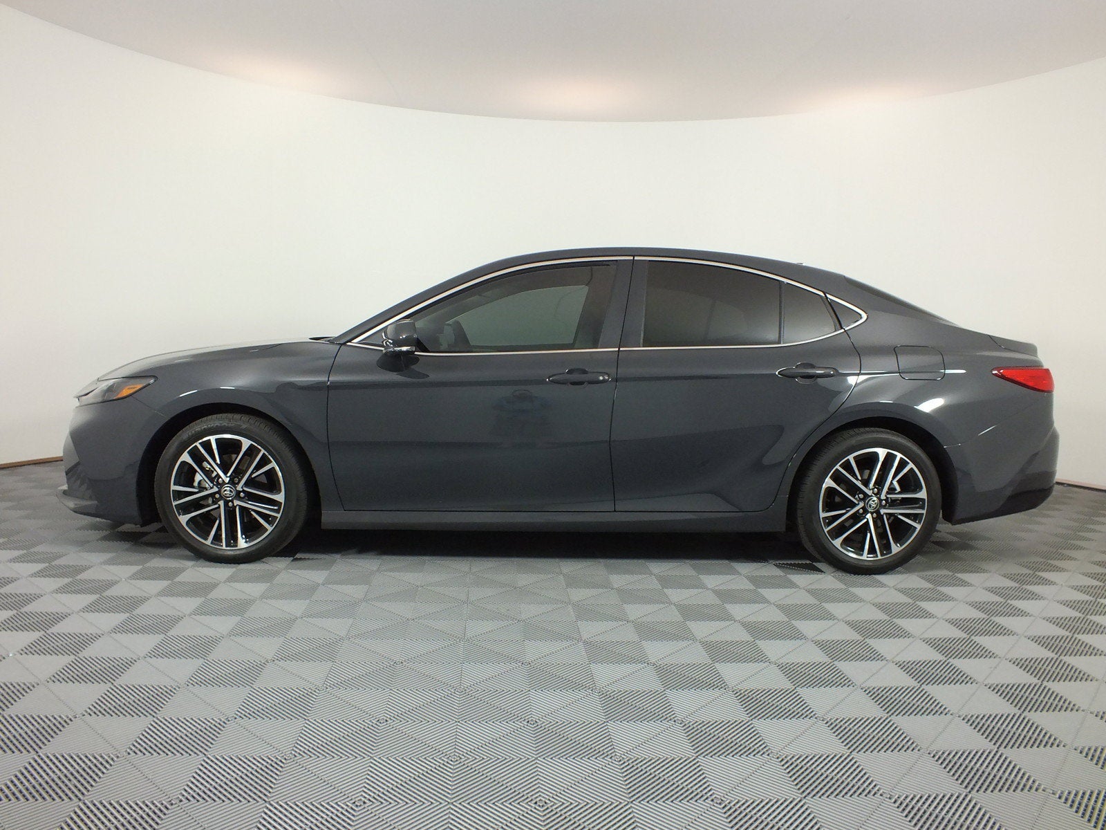 2025 Toyota Camry XLE *1-OWNER! UNDER 10K MILES!*