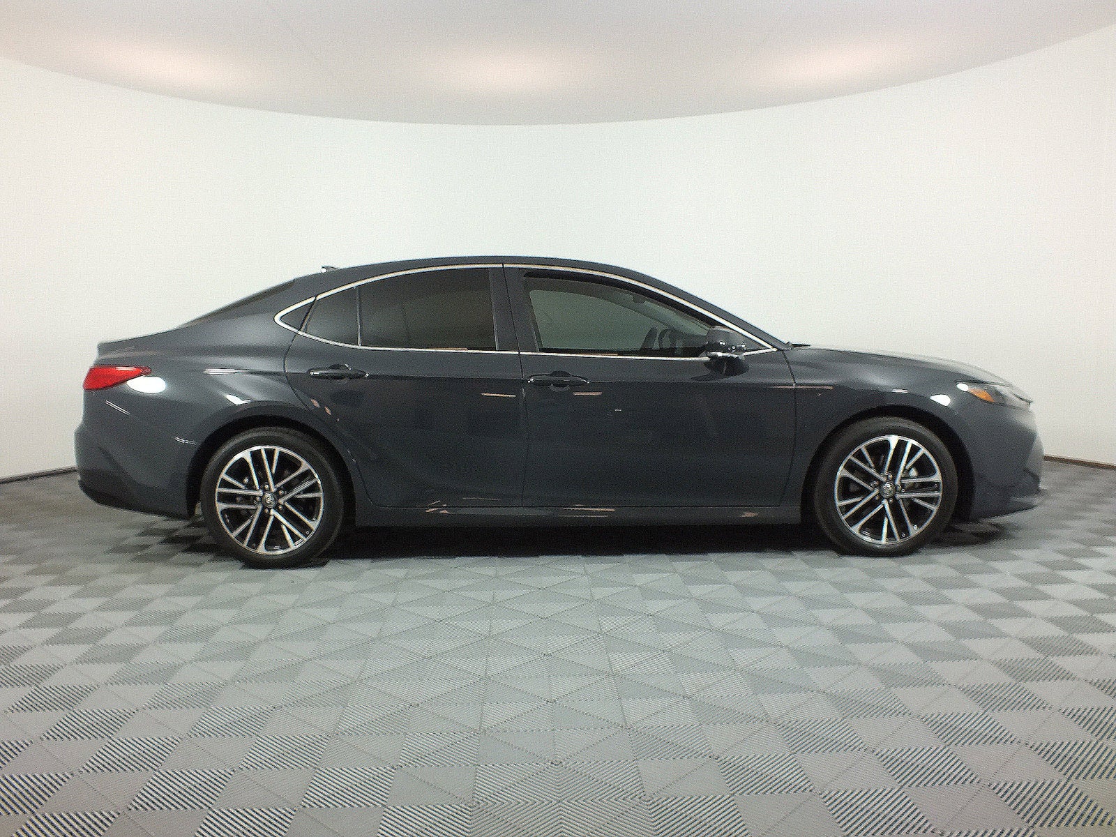 2025 Toyota Camry XLE *1-OWNER! UNDER 10K MILES!*