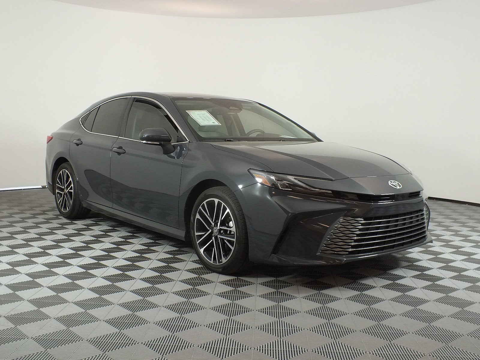 2025 Toyota Camry XLE *1-OWNER! UNDER 10K MILES!*