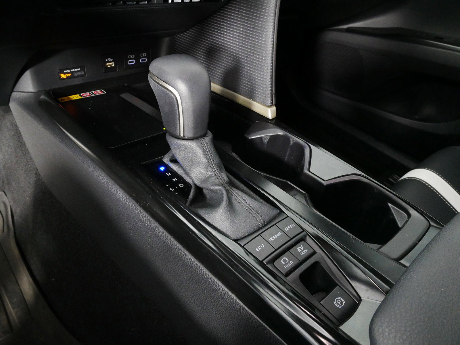 2025 Toyota Camry SE FWD *1-OWNER, CLEAN CARFAX!*